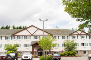 Отель FairBridge Inn & Suites DuPont  Дюпон